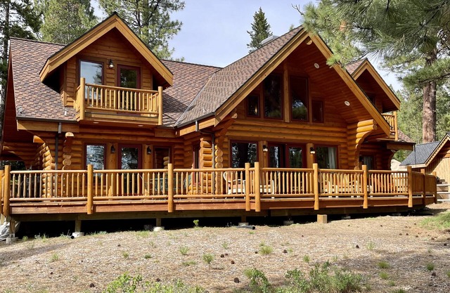 New Log Home on Big Deschutes River Within 1.5 mi of Sunriver, Oregon-fish&ski