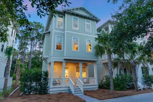 New Lux Downtime Seacrest Pet Friendly Pool Beach Access Bikes