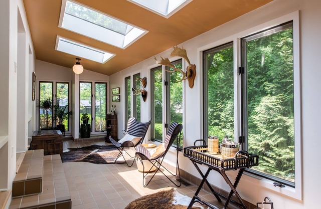 NEW LUX Sunroom, Downtown, Horse Country, Sunroom LUX, Fully Loaded