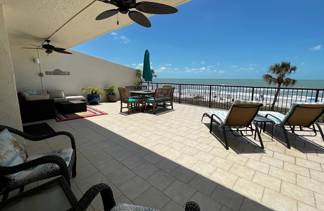 NEW! Luxuriously Updated & Renovated Beachfront Retreat- Walkable to Fun!