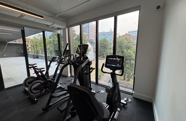 *NEW Luxury 2B/1B Downtown Halifax