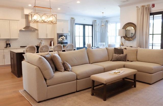 New luxury condo walking distance to the historic Oxford square.