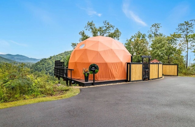 New Luxury Glamping Dome - Views