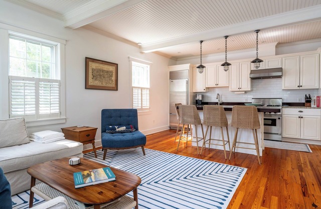 New Luxury Two-Bedroom Nantucket-chic Town Condo - Minutes Walk Beach