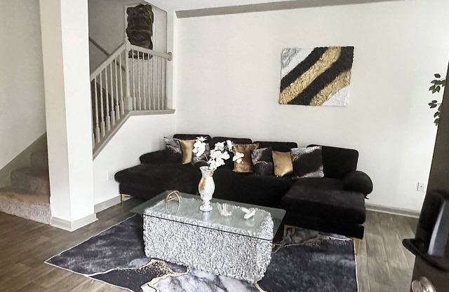 NEW Luxury Vinings Townhome Perfect for Families