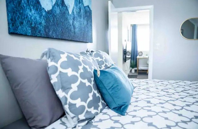 NEW - Mins to Manchester/Nashua - Queen Bed - Pet Friendly - Near Trails - Mtns