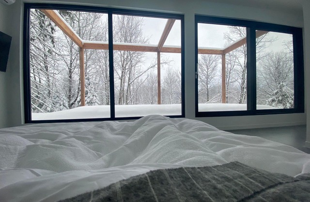 New modern luxury ski out cabin walking distance to the chairlift in Saint-Donat