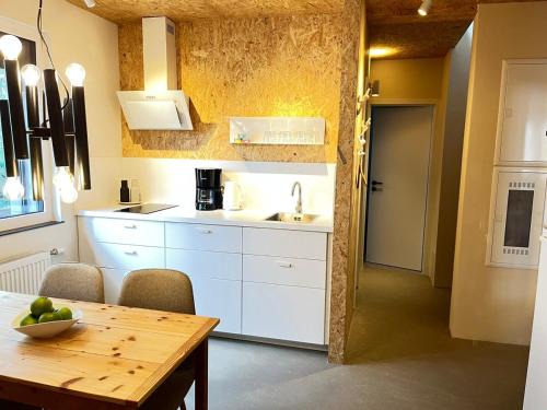 new, modern & cozy Apartment - near airport BER #links