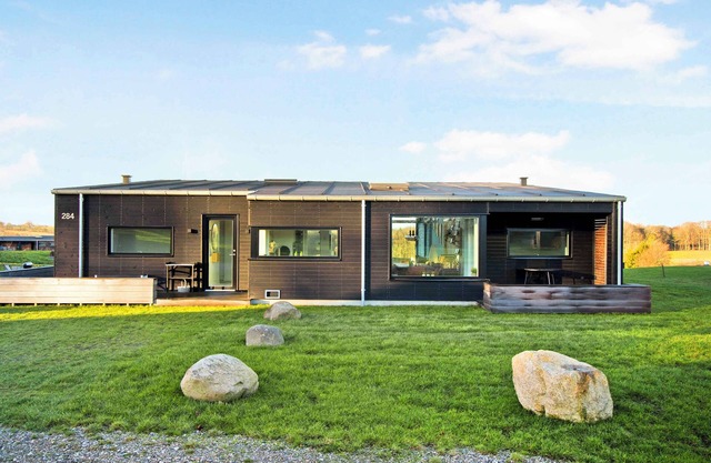 New modern holiday home near the beach