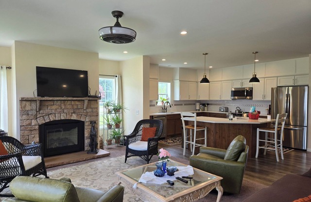 New & Modern Home. Walking distance to the Village of Ellicottville 5 star rated