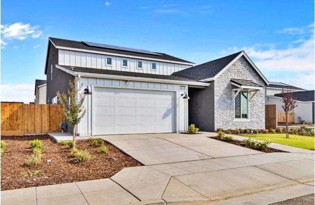 New Modern Home with Games and More! Near Airport!