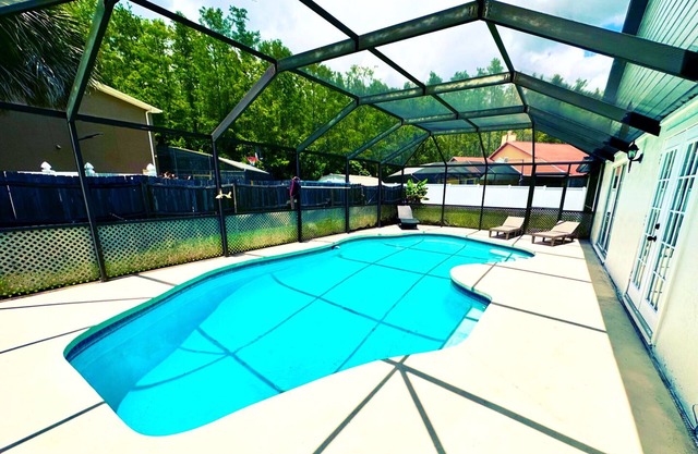New Modern Oasis with private pool near MCO Airport, Disney and Amusement Parks!