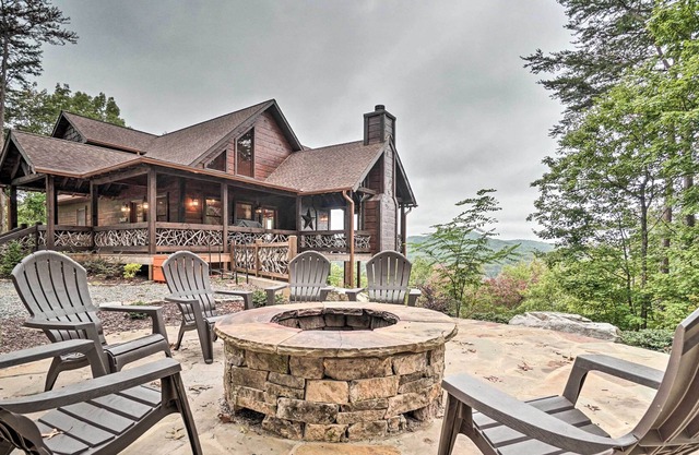 NEW! Mtn View Chalet w/ Hot Tub, Game Room + More!