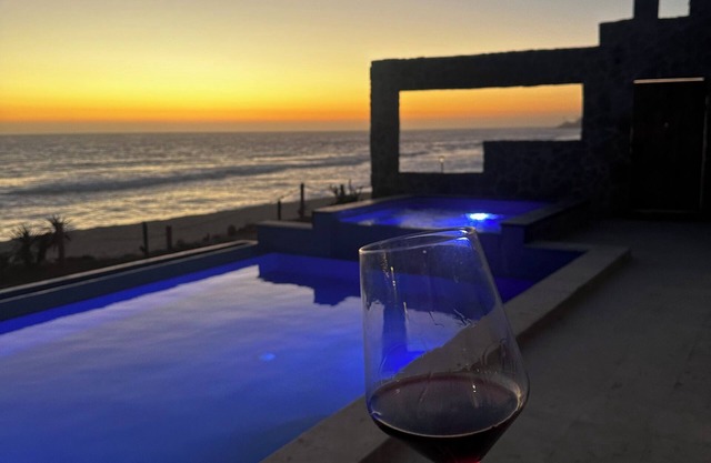 New Oceanfront 3 Bed Condo @ Cerritos Beach near Todos Santos & surfing WIFI A/C