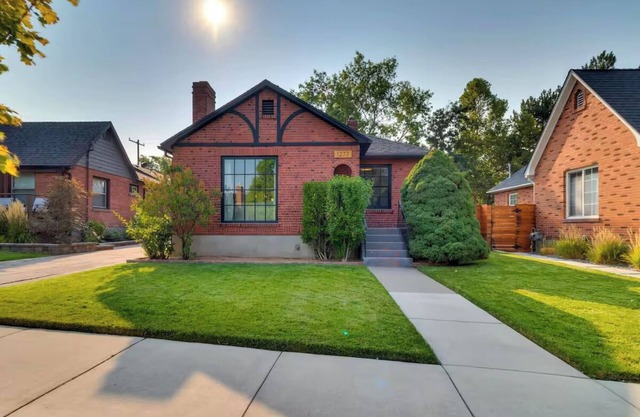 NEW Old Southwest Gem, Patio, Grill, Smart TV, 2 Desks + Fitness Equipmentnn