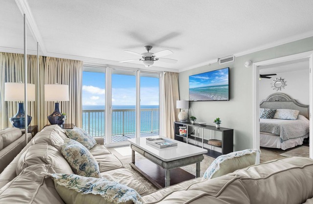 NEW! Penthouse (20th floor) 2 bedroom Beachfront at Pelican with XL Balcony