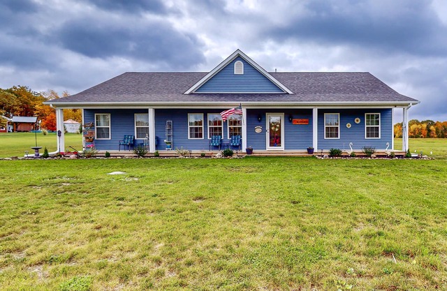 New ranch-style in the heart of Finger Lakes/Wine Country with porch & firepit