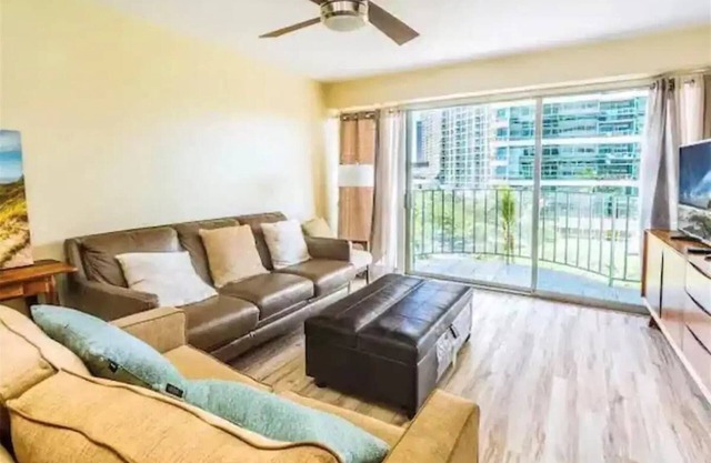 NEW RENO 2 apts fit 12! 2 car parking, pool & more