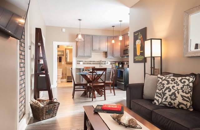 ☆ New Renovate ☆ Holly Hills☆Carondelet Park☆Yard & Fire Pit ☆