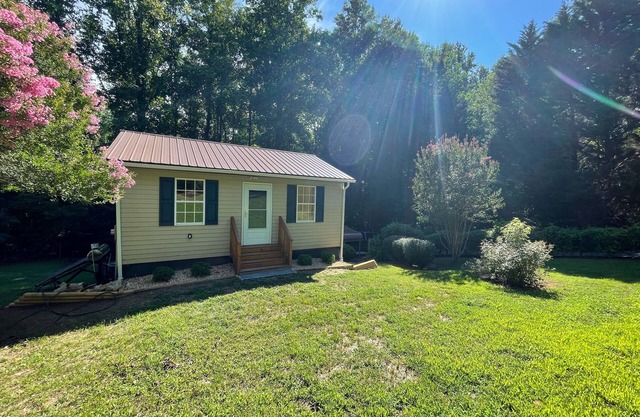 *NEW RENTAL* - Cozy Cabin on the River! - Family Fun & Outdoors