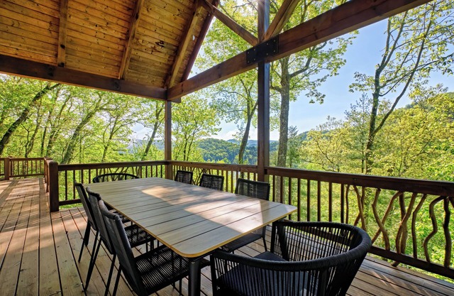 New Rental : Enjoy Lake Glenville & Mountain Views from Hilltop Haven