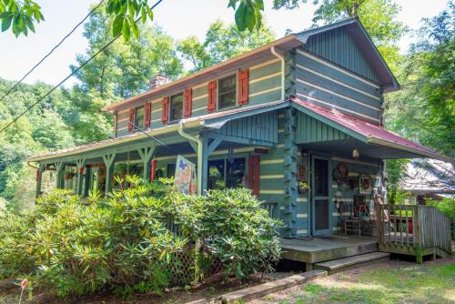 New River Access, Sleeps 9, Fire Pit, Dogs Welcome