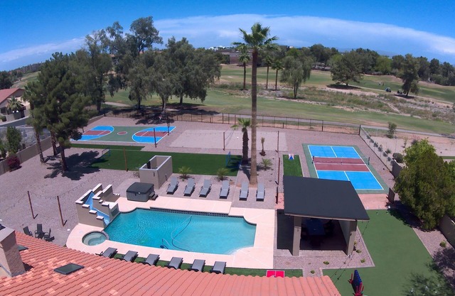 NEW Scottsdalestays Multimillion Estate, Pool & Pickleball-Basketball Courts.
