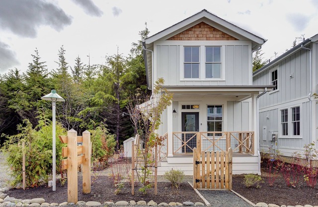 New* Seabrook's Northwest Cabin, your launching point for vacation goals!