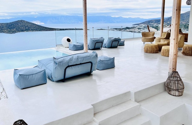 New Serenity Art Villa