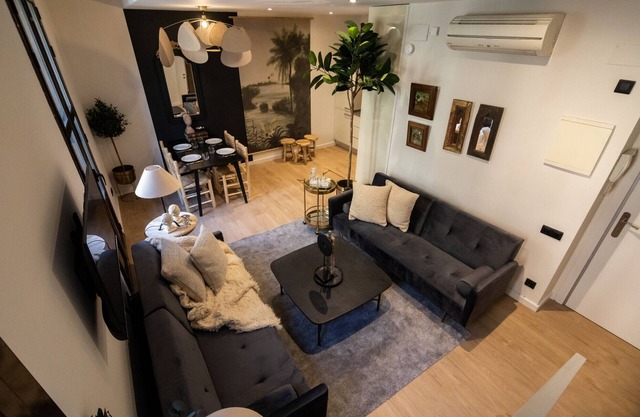 New! Serviced Duplex Apartment Close to Ramblas!