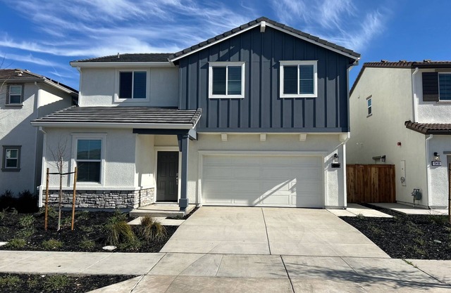 NEW Smart Home w/Massage Chair & King Bed