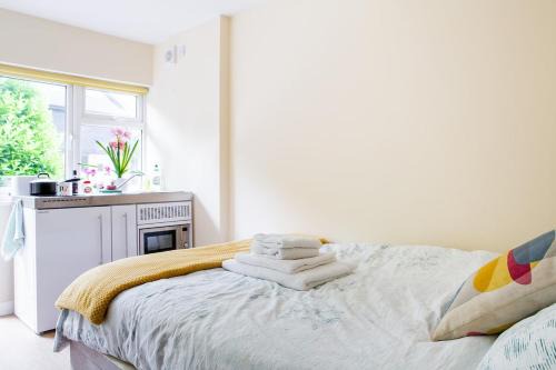 New Snug DoubleEnsuite in Central Forest Row