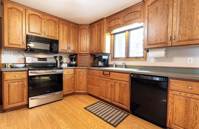 NEW Spacious Retreat In Beautiful Battle Lake – Pet Friendly With Large Yard!