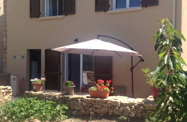 New studio, ground floor, large terrace, quiet, Piana Village