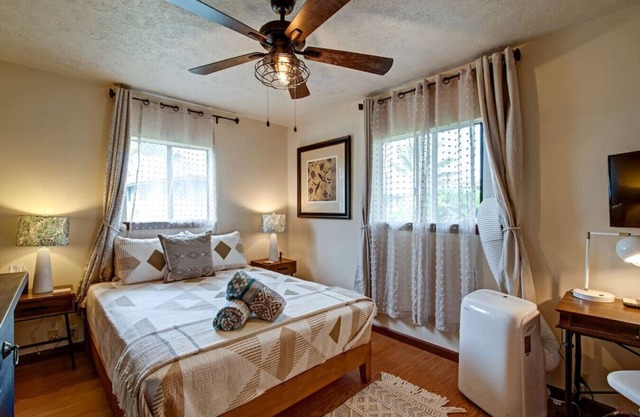 NEW - THE OUTRIGGER 3BR 2Bath - Hilo cold AC