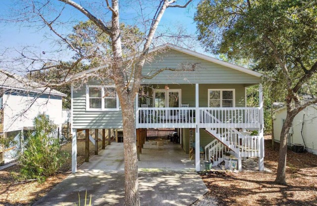 New to VRBO - Island Mist, Oak Island .7 miles to beach
