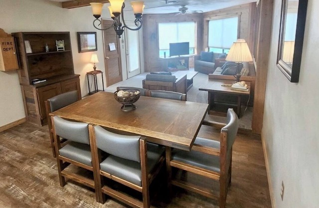 New upgrades! Ski In, Ski Out Slopeside - Clean, cozy, warm, fabulous, hot tub.