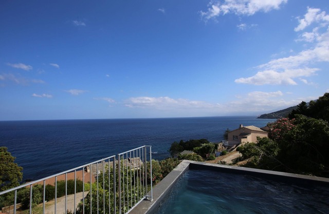 New villa Elba, 180° sea view, 8 pax, 4 bedrooms, heated swimming pool