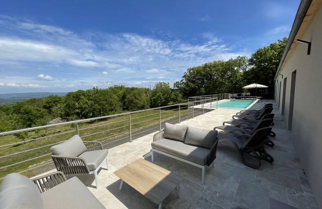 New villa with phenomenal views and beautiful pool