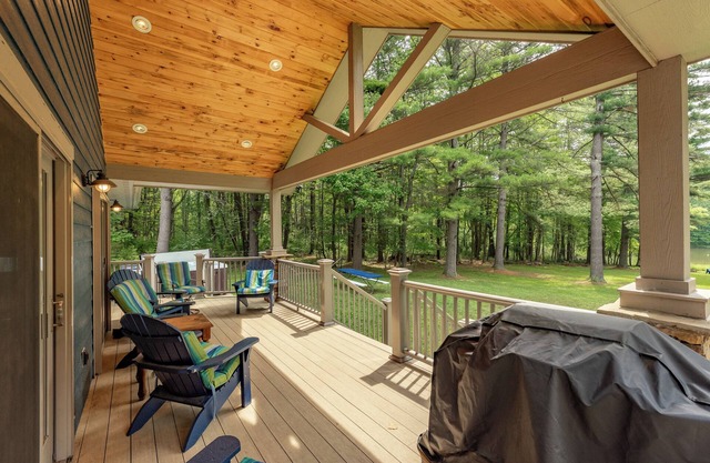 New! Wake Up Grateful: Lake Front, Hot Tub, Dock Slip!
