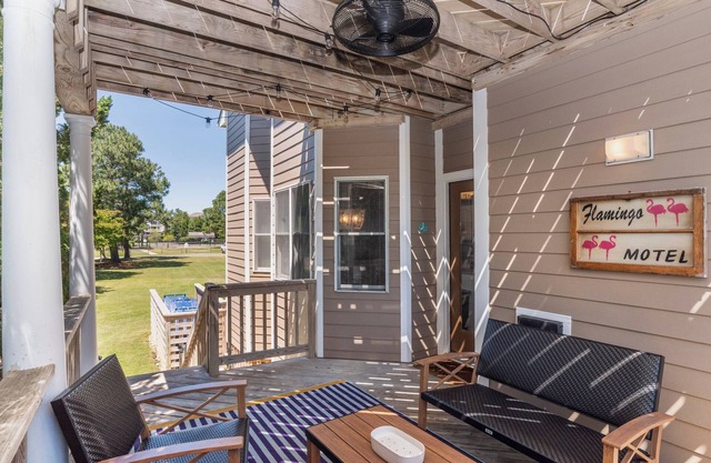 *New* - Walk to Beach! Resort Amenities, Pvt Deck