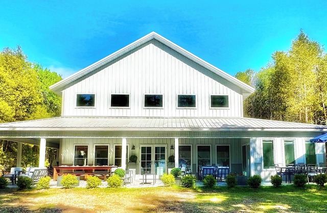 New Waterfront 5 BR 4BT Barndominium. Booking Fall 2025 & Summer 2026!