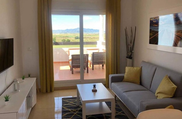 New! Whole A Spacious And Bright Penthouse With Fantastic Views!