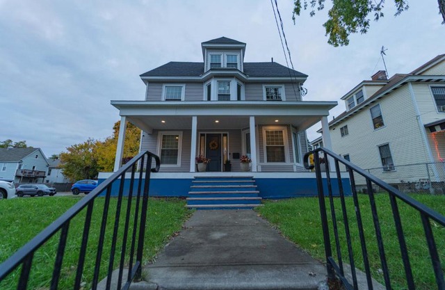 Newly 5 Star 3 Beds 1 Bath ideal Short term rental