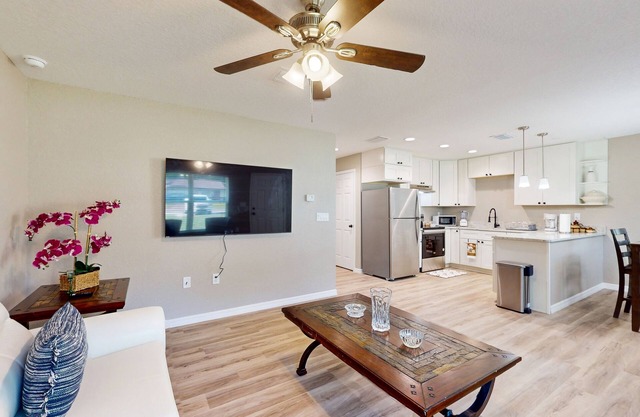 Newly built home with central AC, private w/d, Free WiFi, and full kitchen