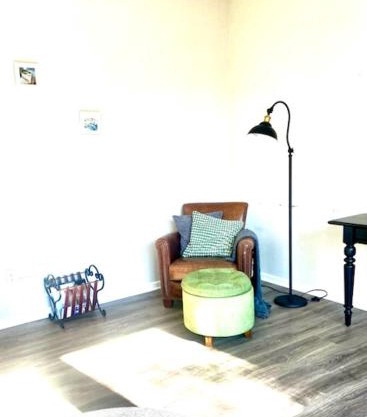 Newly Built Spacious Quiet 3 Bed Rm House with Backyard and Parking