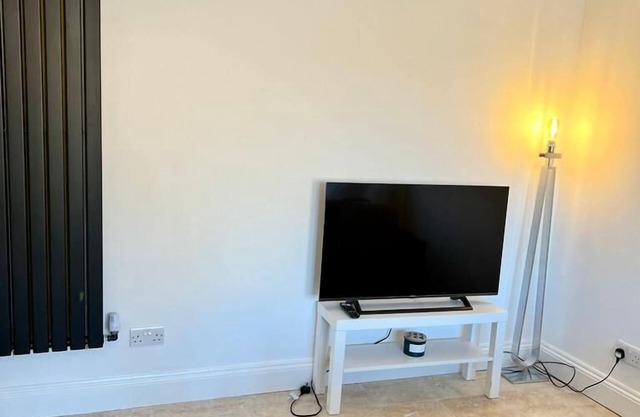 Newly-Built Studio Near Laindon Station