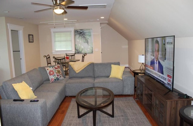 Newly Constructed Garage Apartment w/Marsh Views; 3 Miles to Beach; CableTV/WiFi