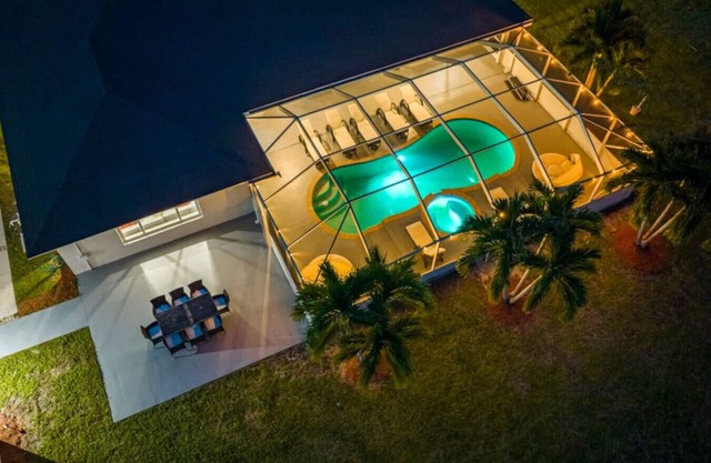 Newly Designed Renovated Luxe 8 BR Heated Pool