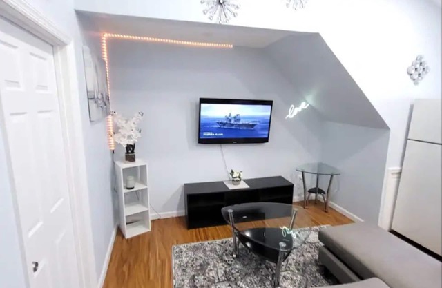 Newly furnished Cozy 2Bedroom Apart